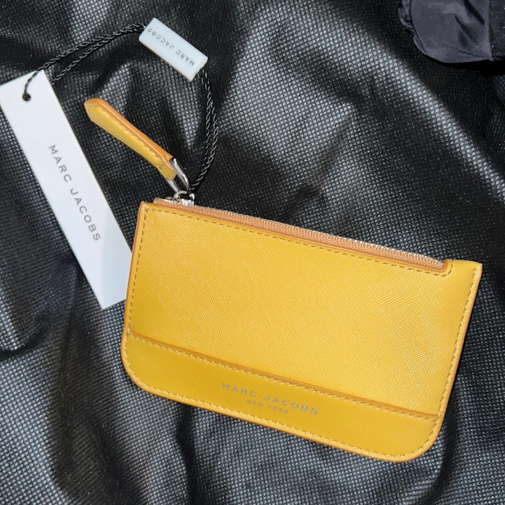 BNWT Bright Gold Marc Jacobs Zipper Wallet Keychain